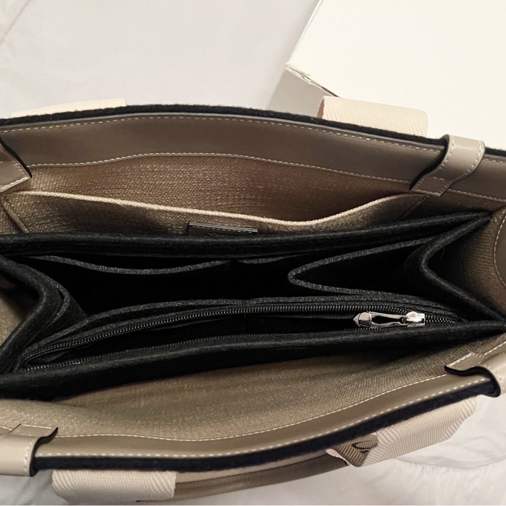 Chloe Felt Calfskin Medium Woody Ribbon Tote Navy/Black - Picture 2 of 8